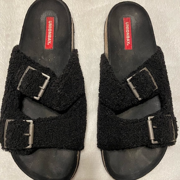 Union Bay Sherpa Sandals - Picture 2 of 9